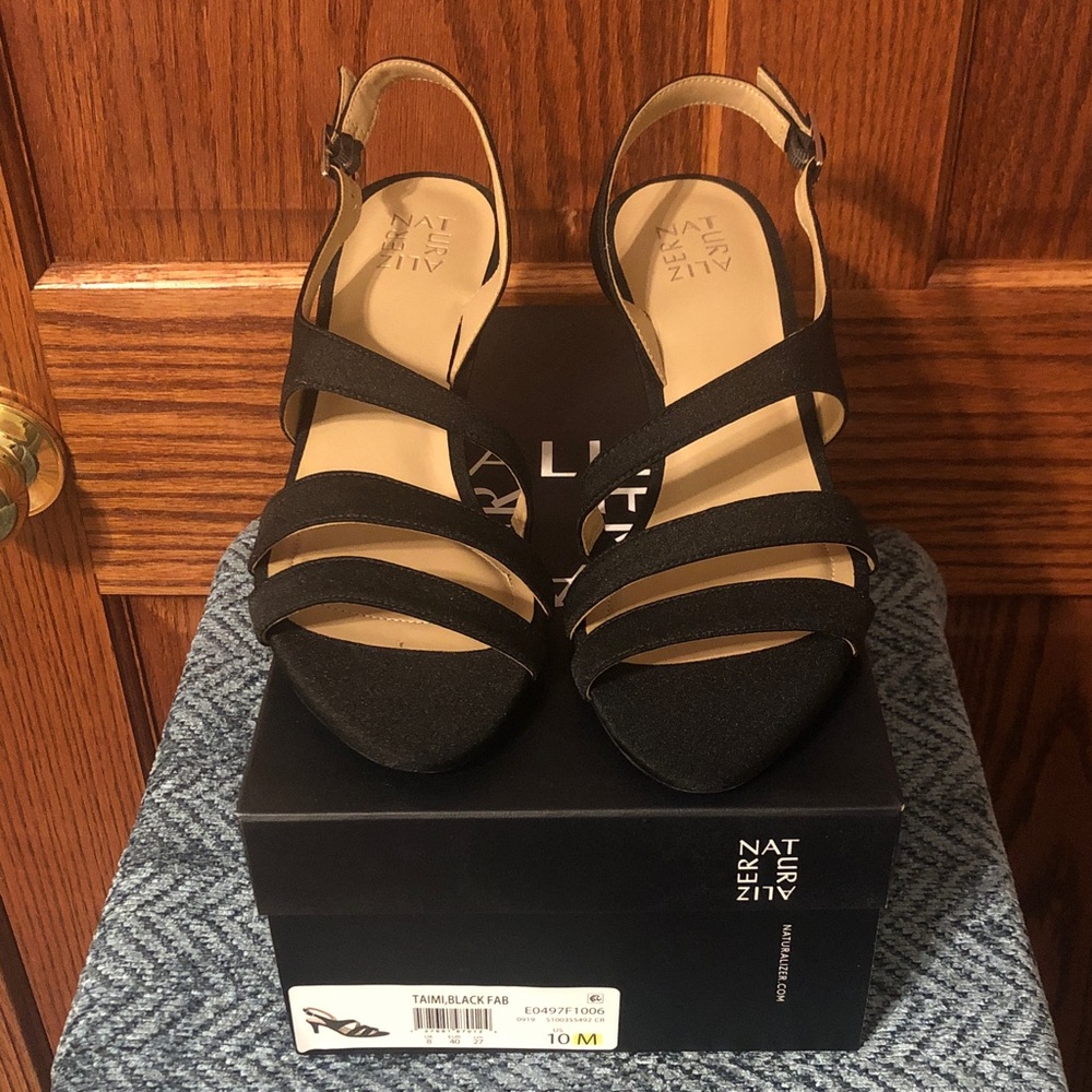 Naturalizer Elegant Black Sandals - Picture 3 of 12